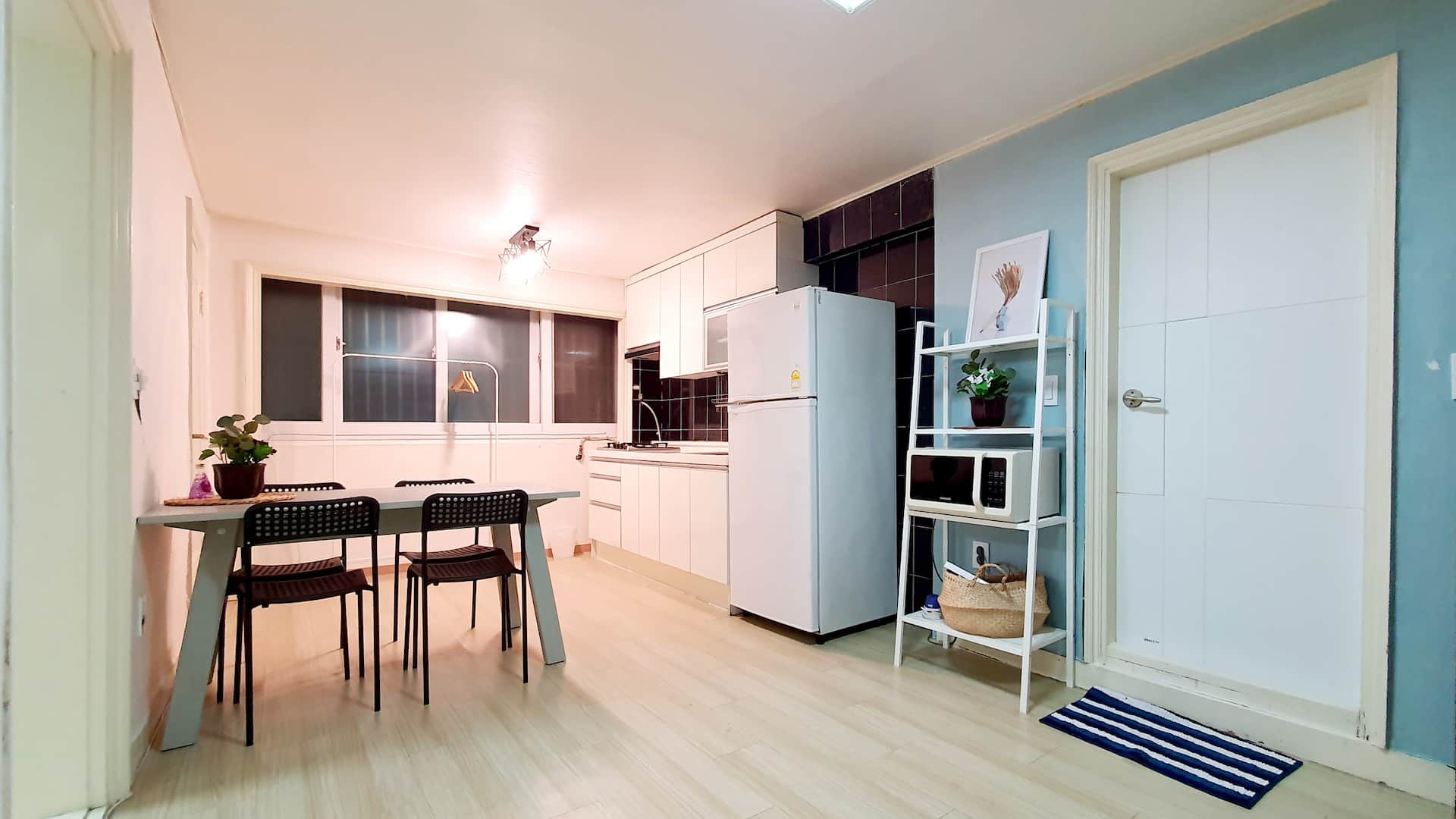 Plain apartment in Hongdae, Seoul